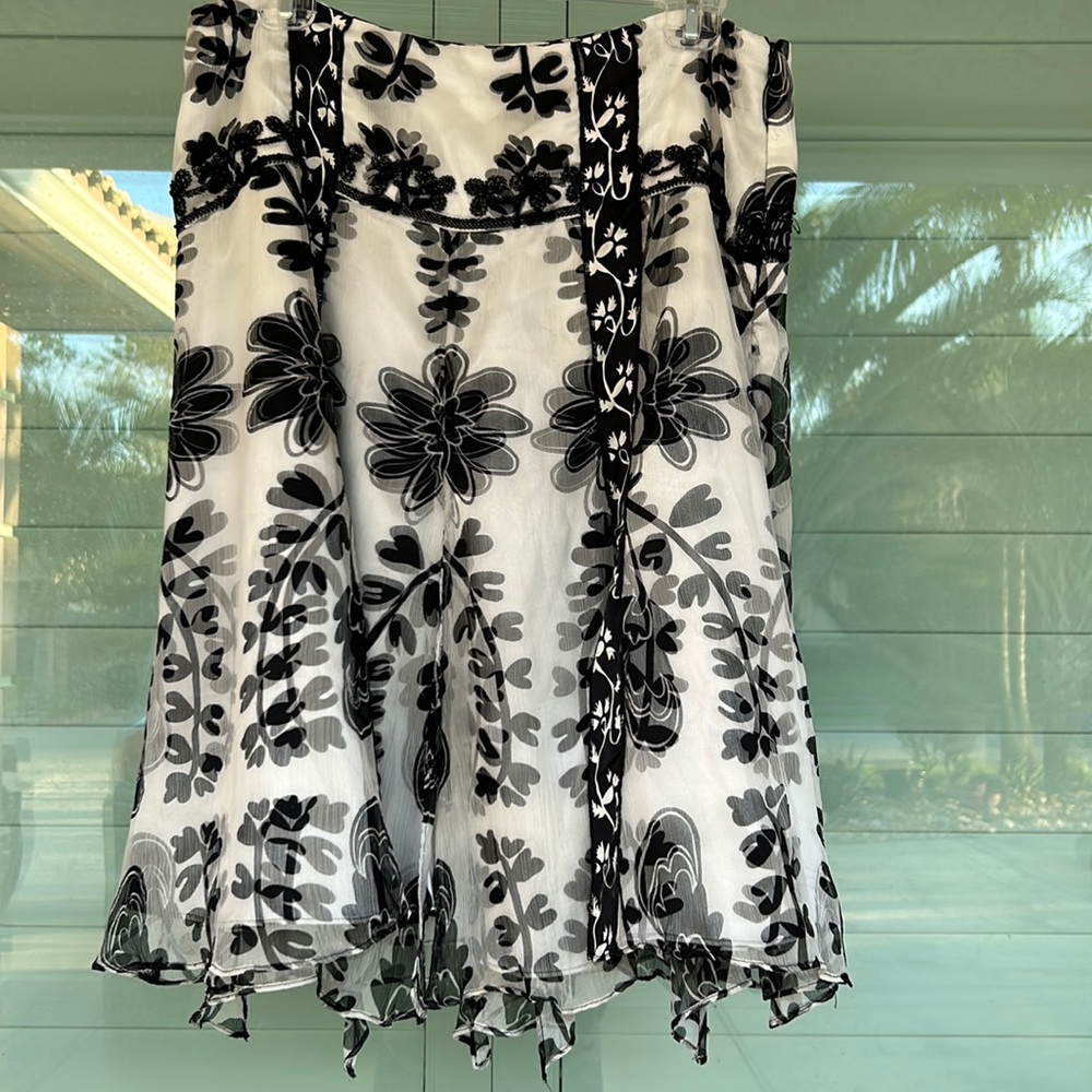 E.C.I. New York Black & White Slits End w/beads Side Zipper Midi Skirt Size M